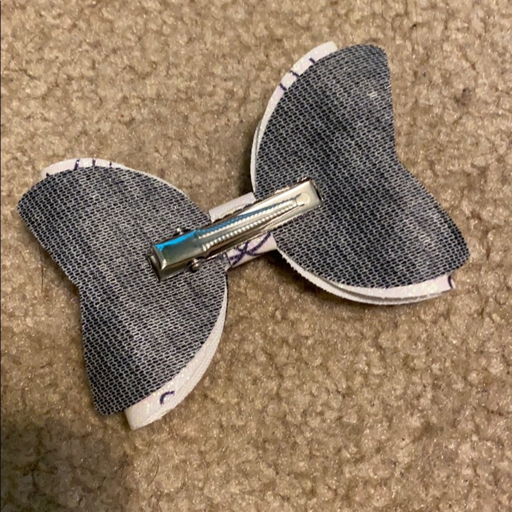 Homemade Bow✨ - Picture 2 of 2